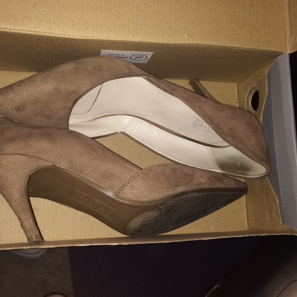 Kenneth Cole reaction heels size 8.5
